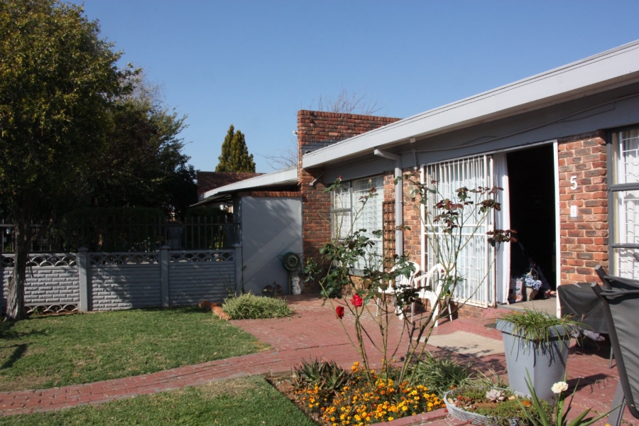 2 Bedroom Property for Sale in Pellissier Free State